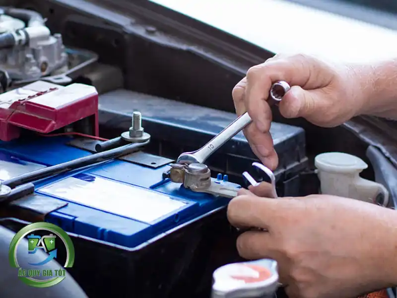 Hướng dẫn sử dụng và bảo dưỡng định kỳ cho ắc quy nước GS