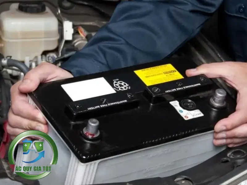 Quy trình thay thế ắc quy Fortuner 2020