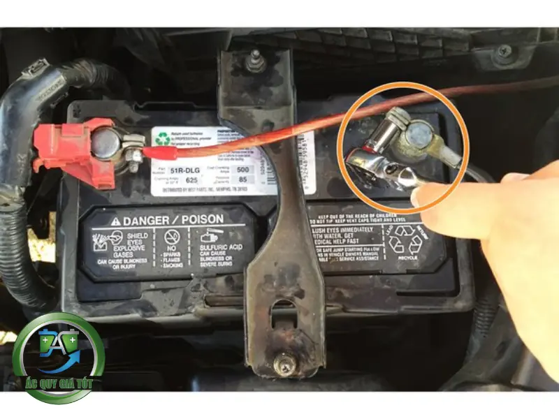 Cách nhận biết bình ắc quy đã đầy và khi nào cần thay thế mới