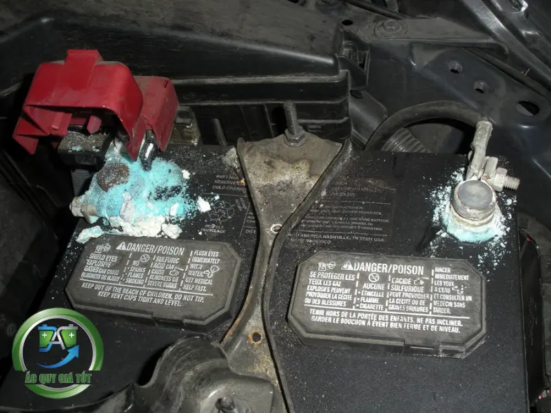 Những dấu hiệu nhận biết ắc quy ô tô bị hỏng cần thay thế ngay