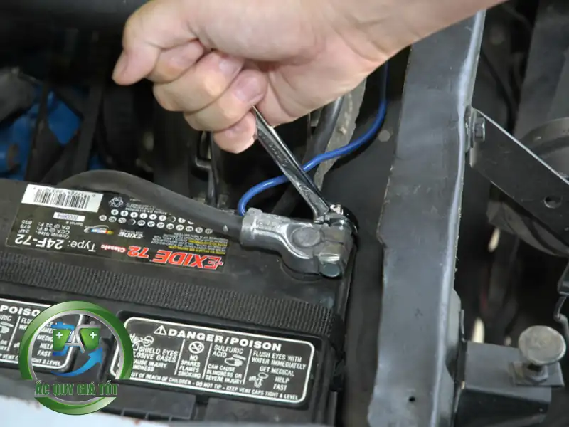 Quy trình thay thế và mẹo bảo dưỡng ắc quy Fortuner 2021