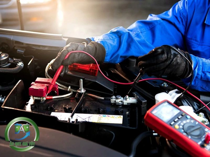 bình ắc quy bị sụt áp