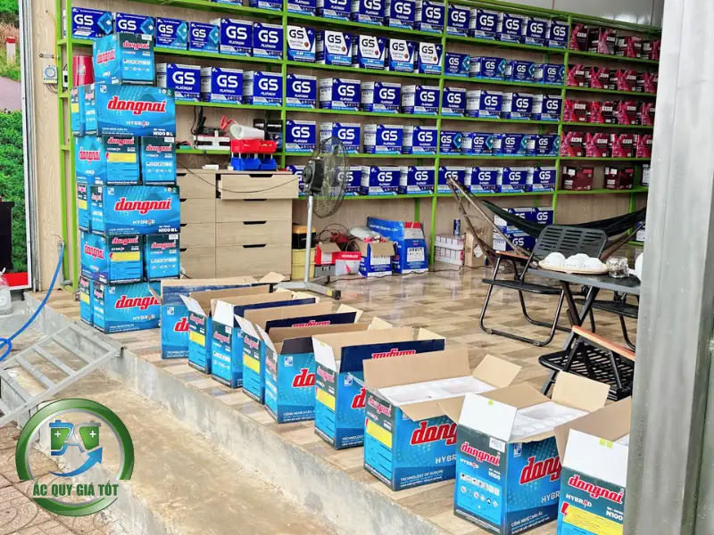 Bảng giá dịch vụ thay ắc quy ô tô Phường Phúc Lợi mới nhất