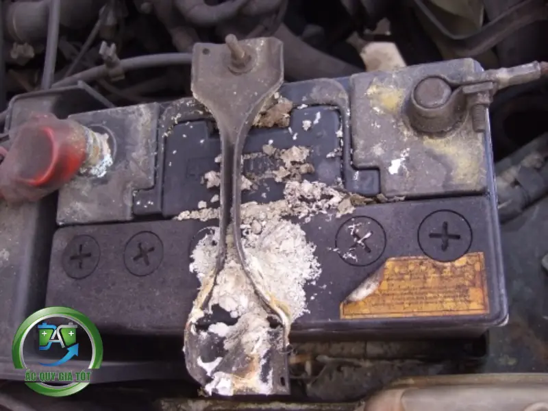 Dấu hiệu nhận biết ắc quy cần thay thế đúng lúc