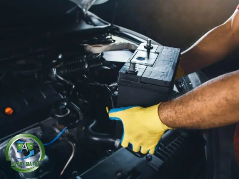 Dịch vụ thay bình ắc quy ô tô phường Đống Đa 24/7