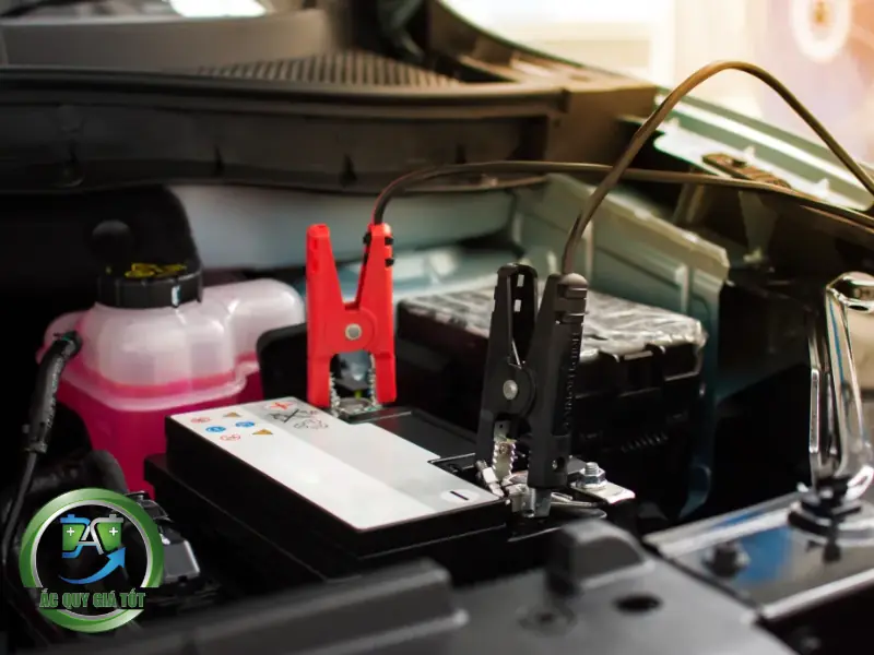 Dấu hiệu nhận biết ắc quy ô tô cần được thay thế