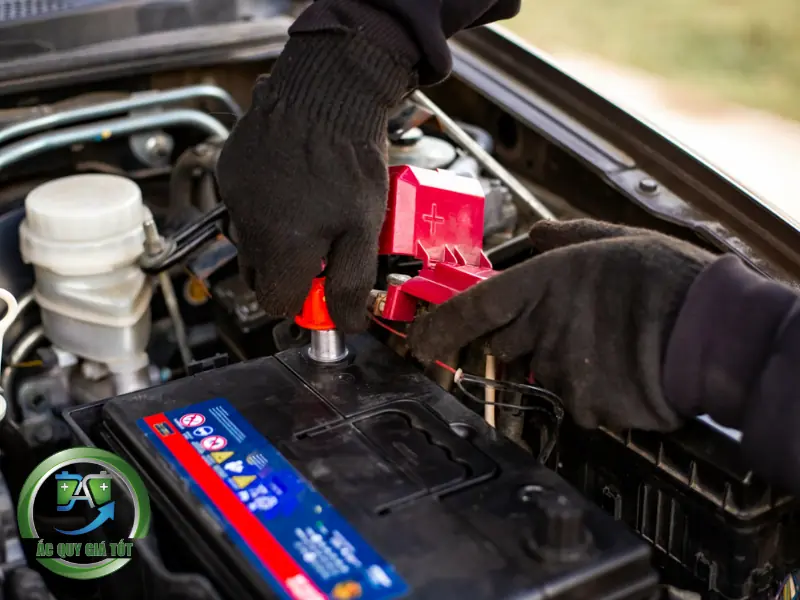 Ắc quy ô tô là gì?