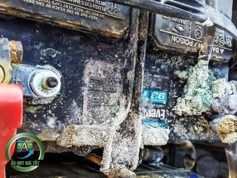 Các dấu hiệu cảnh báo cần kiểm tra bình ắc quy khô ngay lập tức