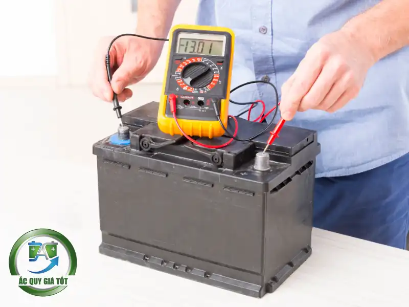 Các yếu tố ảnh hưởng trực tiếp đến dung lượng thực tế của ắc quy