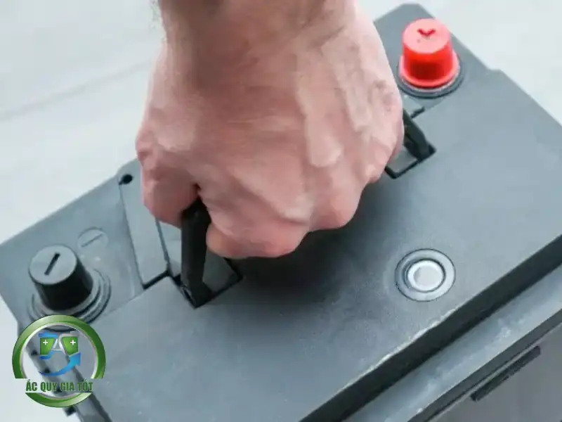 Ắc quy khô ô tô là gì?