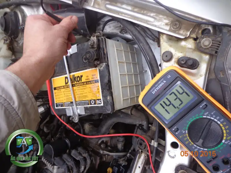 Những yếu tố khách quan tác động trực tiếp đến điện áp của ắc quy