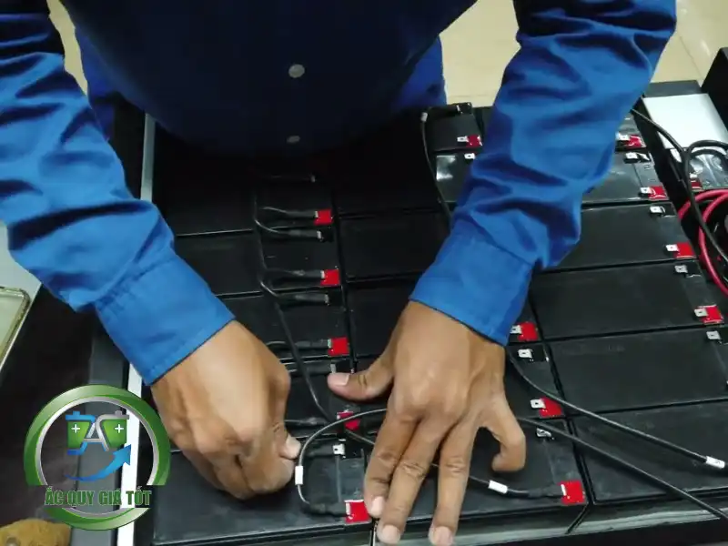 Khi nào cần thay ắc quy UPS?