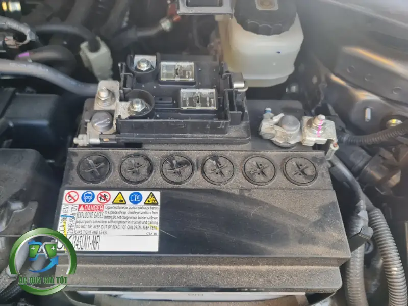 Giá ắc quy Corolla Cross Hybrid bao nhiêu?