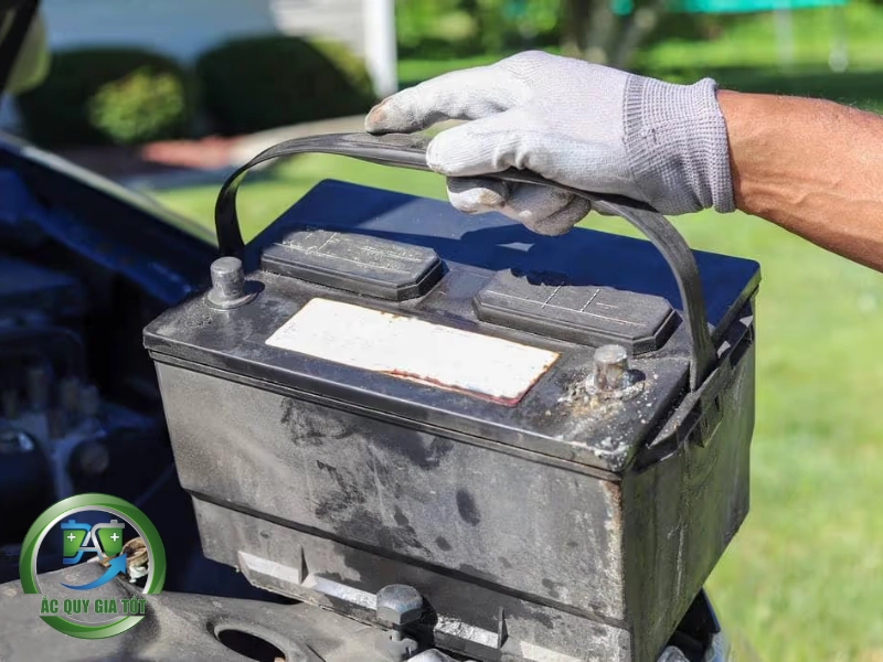 dấu hiệu bình ắc quy ô tô yếu