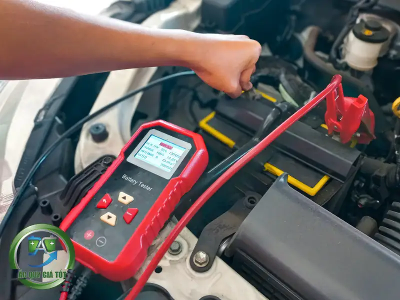 Quy trình đo điện áp ắc quy bằng vôn kế