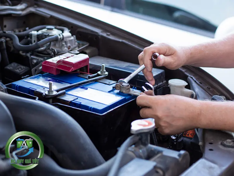 Dịch vụ thay bình ắc quy ô tô phường Giảng Võ 