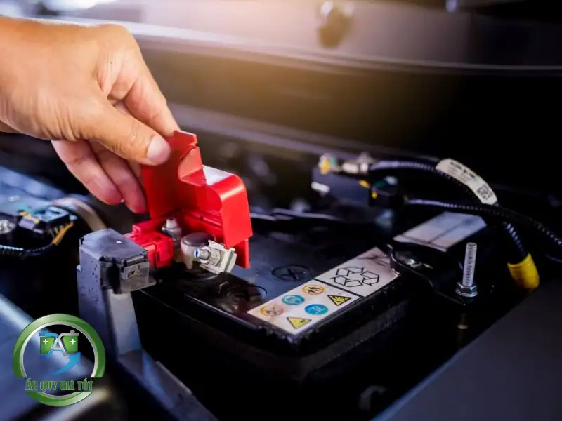 Quy trình thay ắc quy ô tô chuyên nghiệp và an toàn