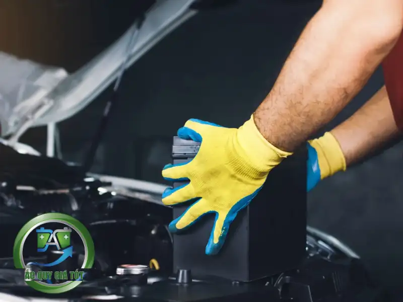  Dấu hiệu nhận biết ắc quy Fortuner 2018