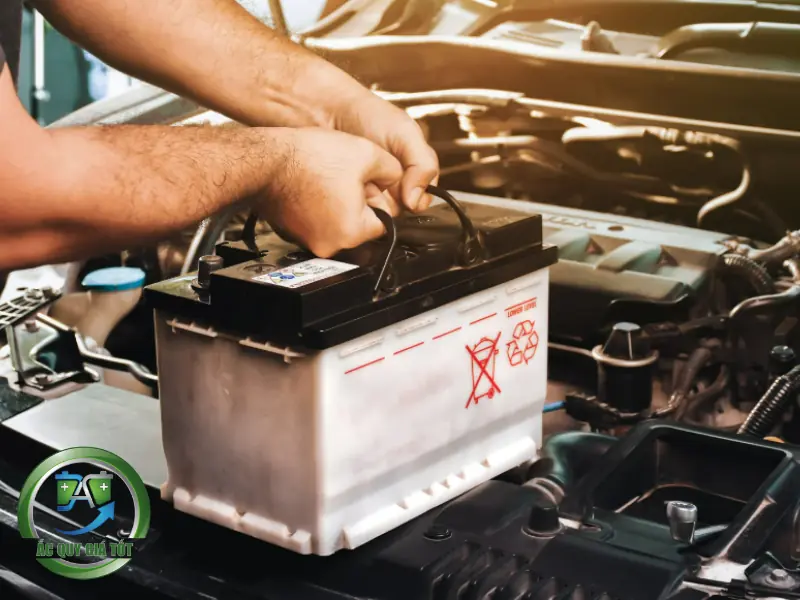 Dịch vụ thay bình ắc quy ô tô phường Kim Liên của Ắc Quy Giá Tốt