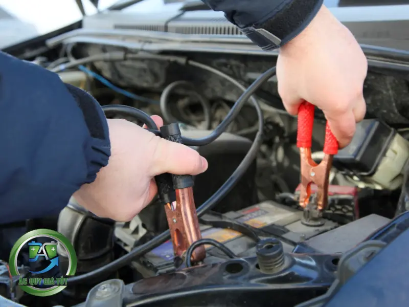 Hướng dẫn cách kiểm tra độ khỏe của bình ắc quy khô tại nhà