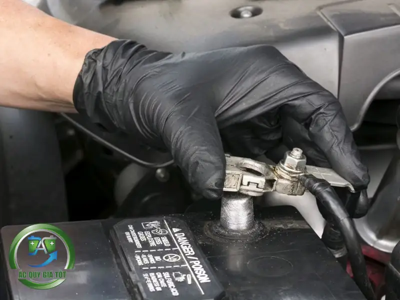 Nguyên Nhân Và Cách Xử Lý Cọc Bình Ắc Quy Bị Lỏng 