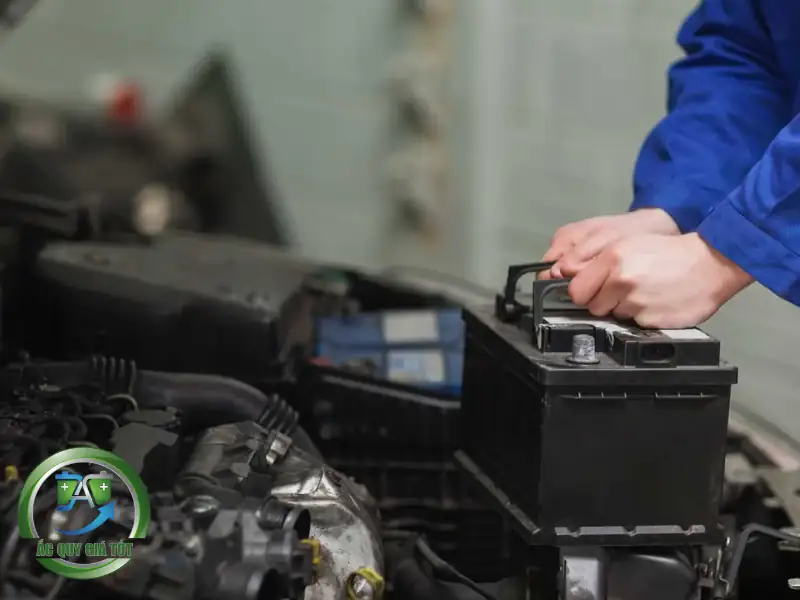 Hướng dẫn kiểm tra ắc quy ô tô bằng mắt thường