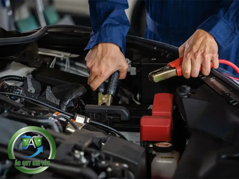 Quy trình thay thế ắc quy Fortuner 2018 chuyên nghiệp