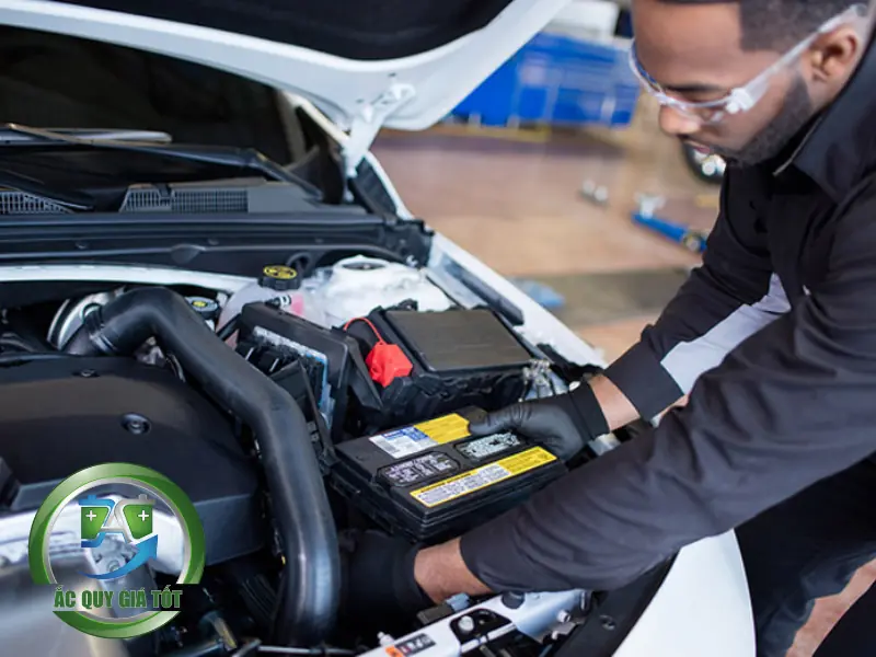 Dấu hiệu và quy trình thay thế ắc quy xe Camry
