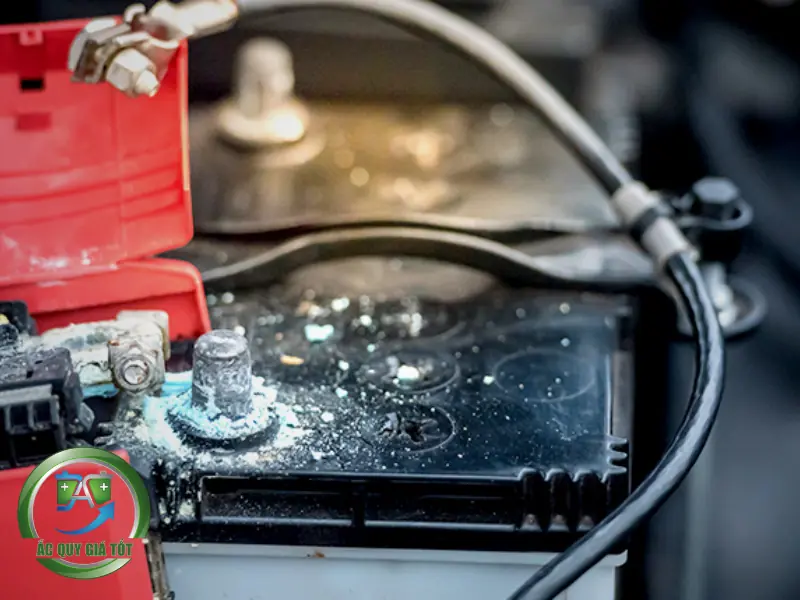 Dấu hiệu nhận biết bình ắc quy đã bị vào nước