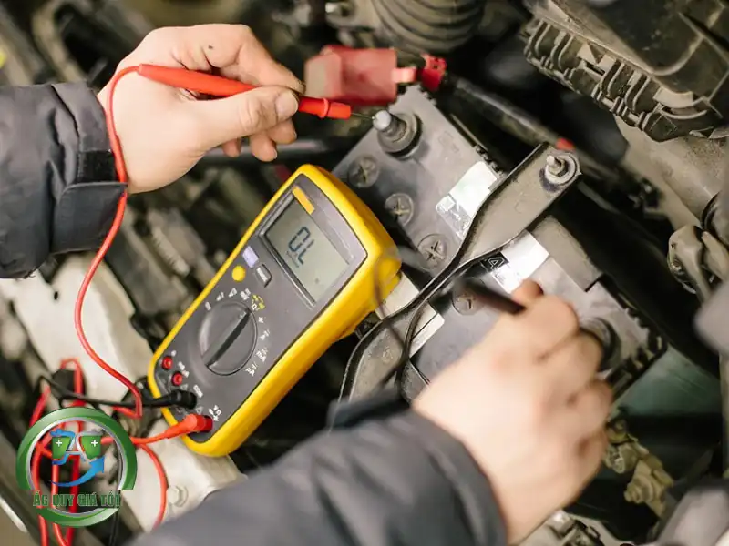 Điện Áp Ắc Quy Ô Tô Bao Nhiêu Là Chuẩn? 