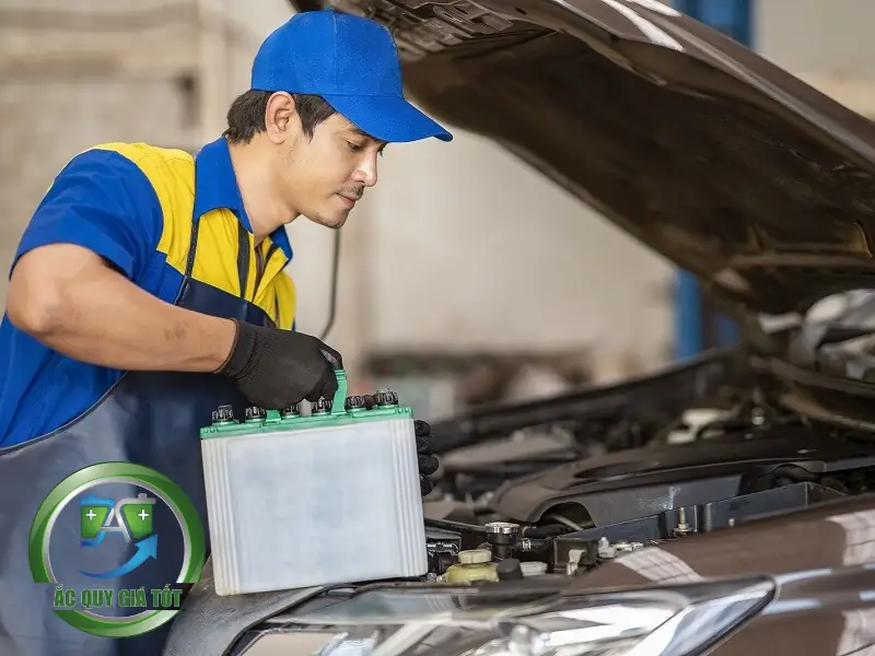 Hướng dẫn bảo dưỡng và thay thế ắc quy Innova 2023