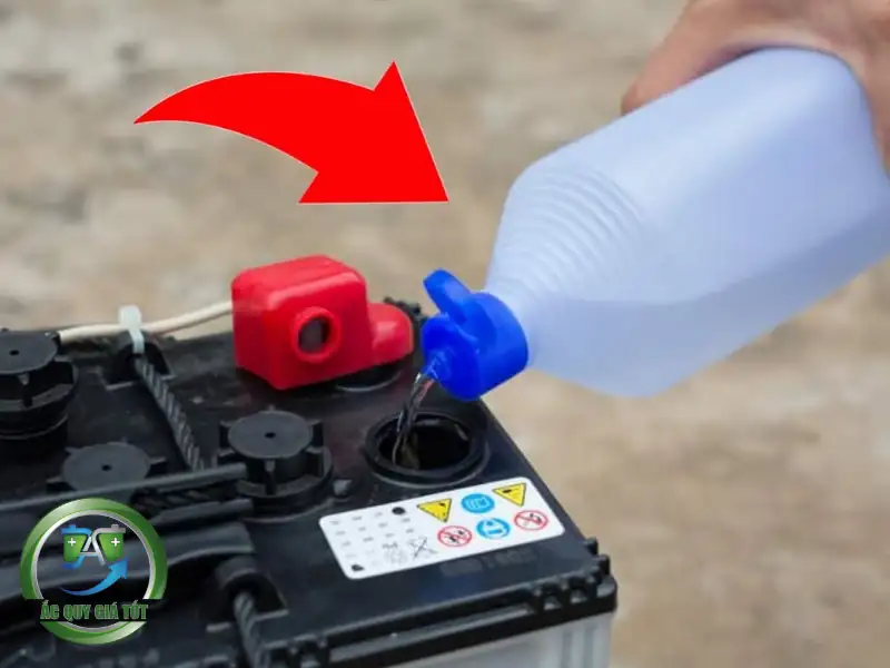 Dấu hiệu nhận biết bình ắc quy cần được châm nước cất ngay lập tức