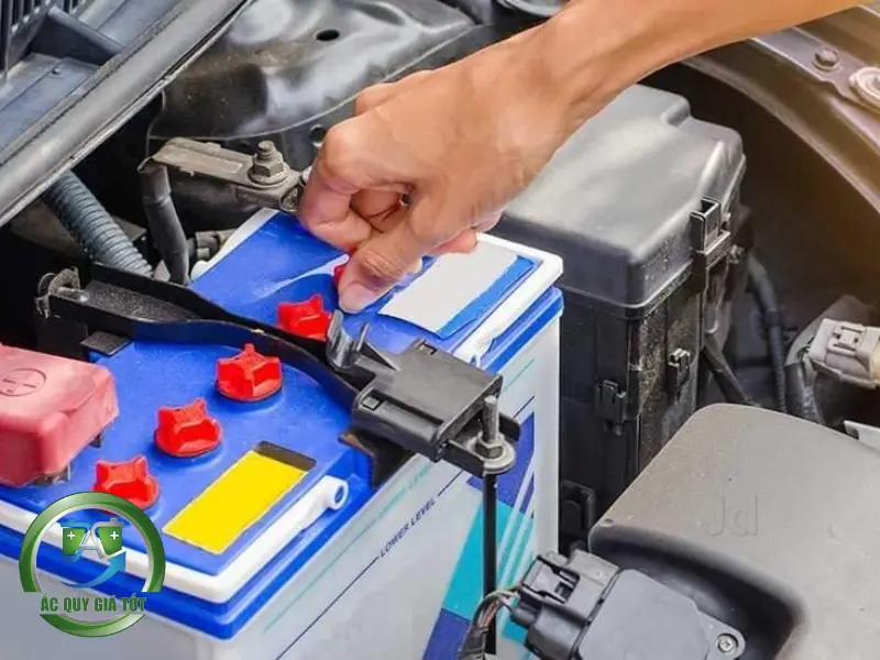 Bảng giá thay ắc quy ô tô phường Hồng Hà