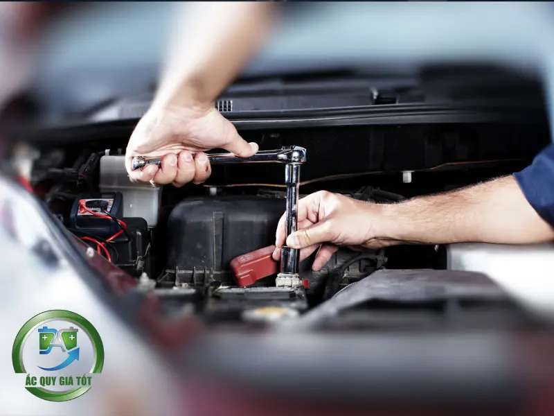 Quy trình thay ắc quy ô tô chuyên nghiệp tại Phường Tùng Thiện