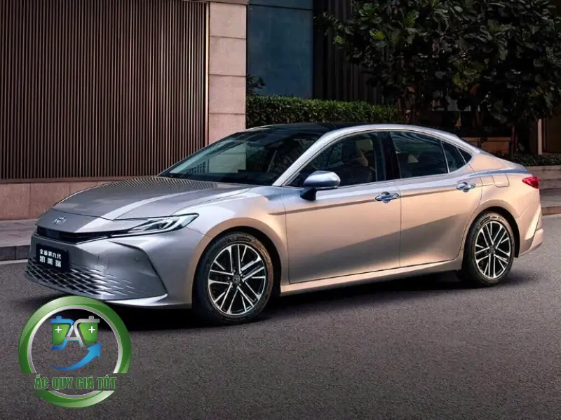 Giá ắc quy Toyota Camry 2024 tham khảo và yếu tố ảnh hưởng