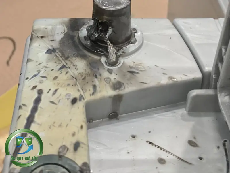 Nguyên Nhân Chập Bình Ắc Quy Và Cách Xử Lý An Toàn